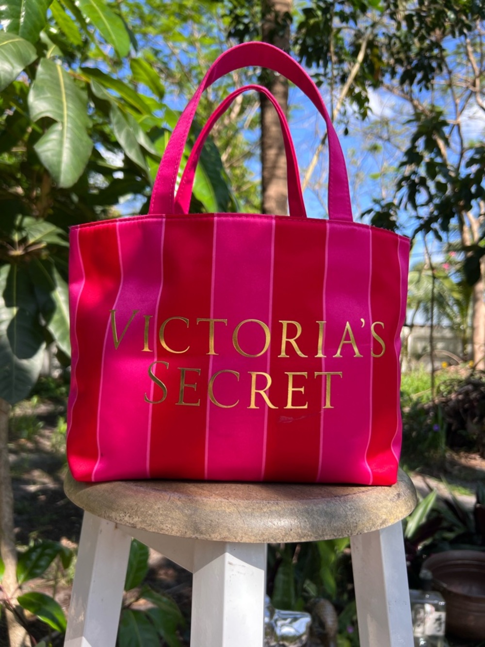 Victoria's Secret Signature Hot Pink & gold Striped Tote GUC